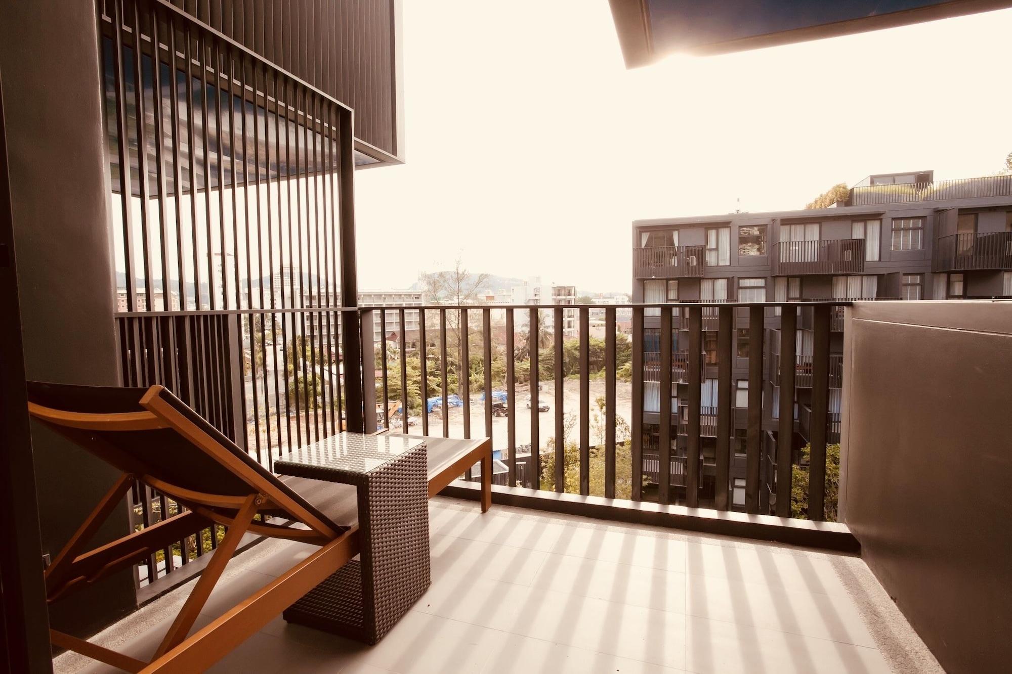 The Deck Condo Patong By Vip Esterno foto