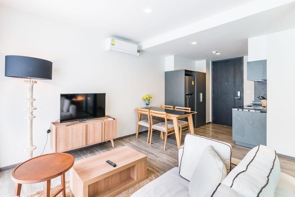 The Deck Condo Patong By Vip Esterno foto