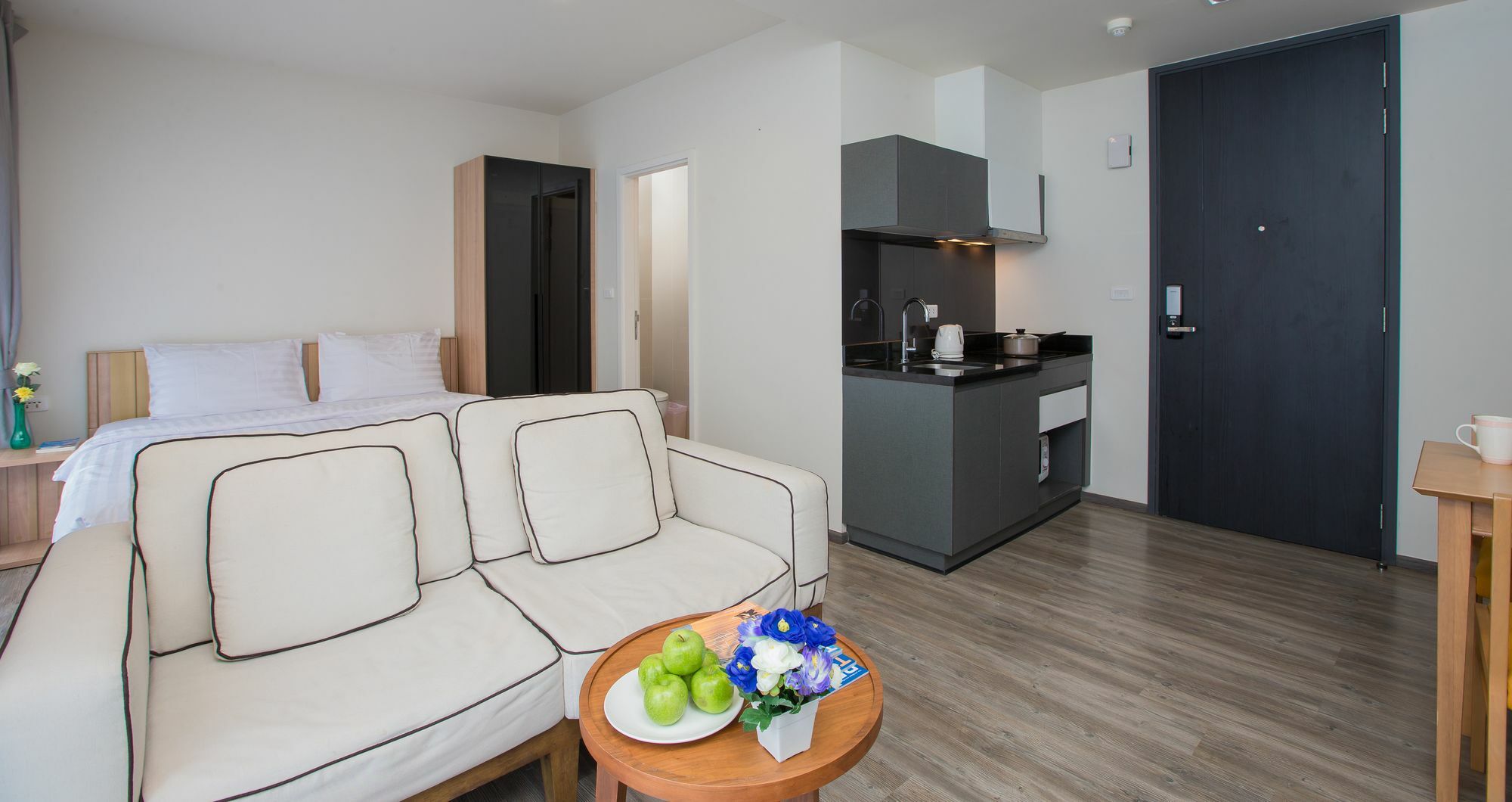 The Deck Condo Patong By Vip Esterno foto