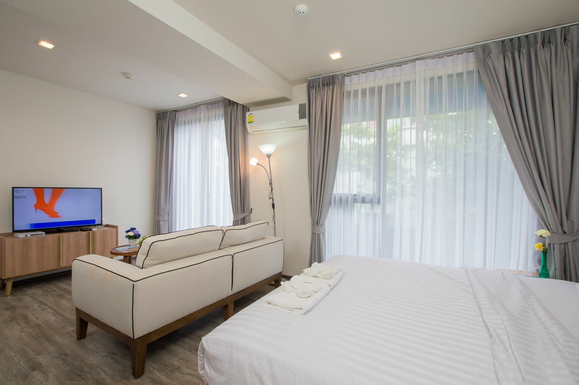 The Deck Condo Patong By Vip Esterno foto